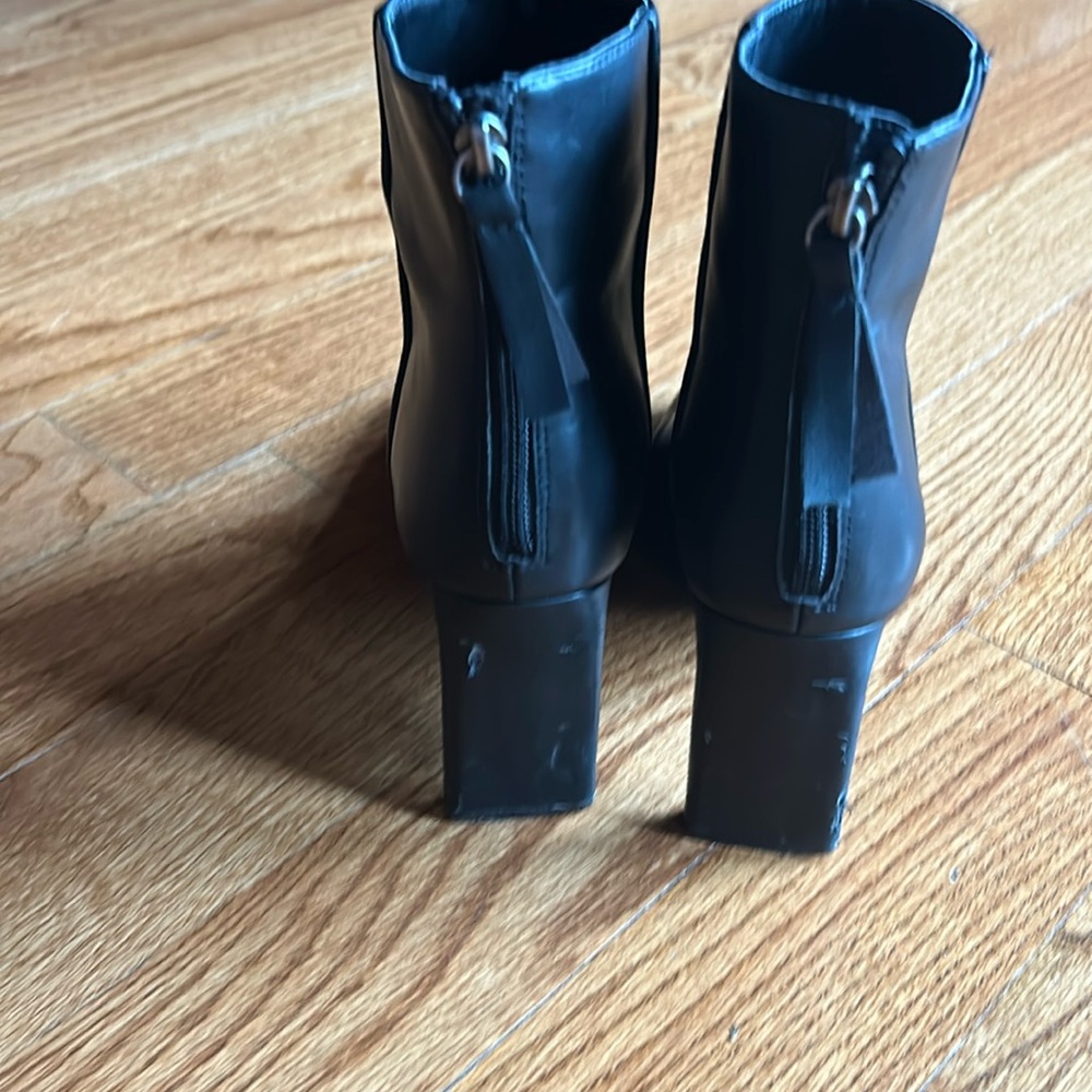 Ankle boots never used